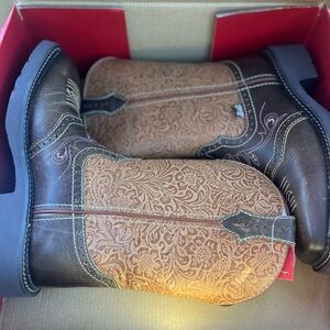 Justin Boots Women's Brown and Tan Ankle Booties